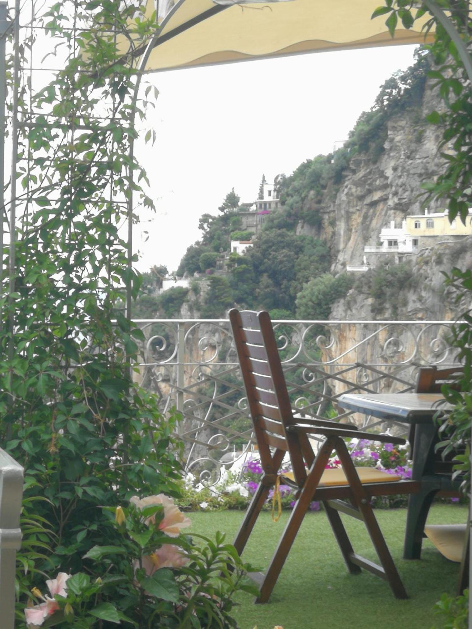 Maristella Apartment Positano Bagian luar foto